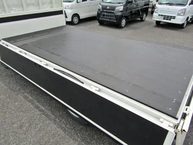 トヨタ ダイナ 小型 平ボディ 2RG-XZC605 R3の中古トラック画像5