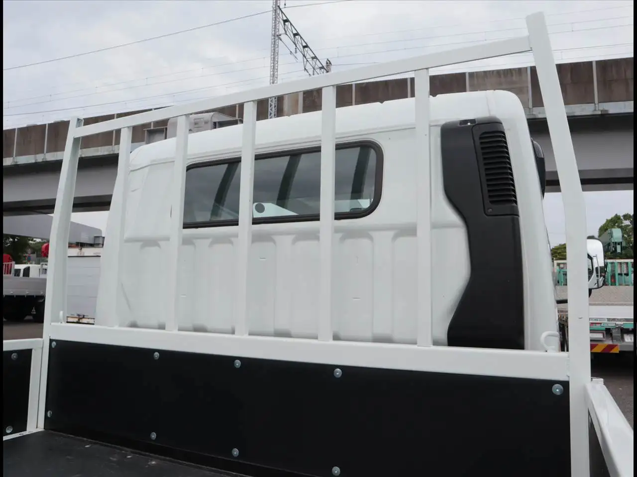 三菱 キャンター 小型 平ボディ 2RG-FEB50 R5の中古トラック画像8