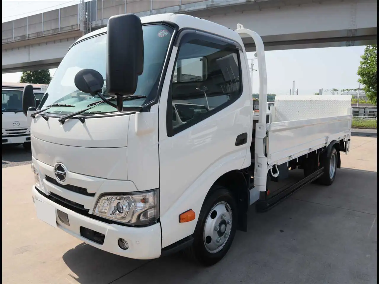 日野 デュトロ 小型 平ボディ パワーゲート 2RG-XZU655M の中古トラック【車両No.166602】