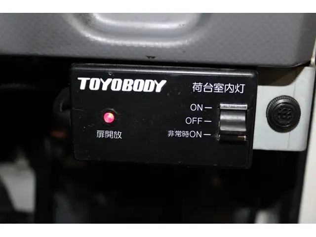 いすゞ エルフ 小型 アルミバン ボトルカー 床鉄板の中古トラック画像15