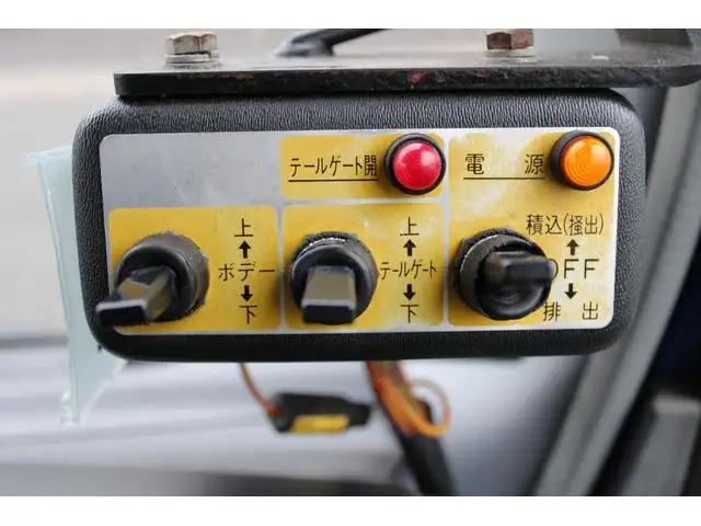 いすゞ エルフ 小型 パッカー車 巻き込み式 回転ダンプ式の中古トラック画像14