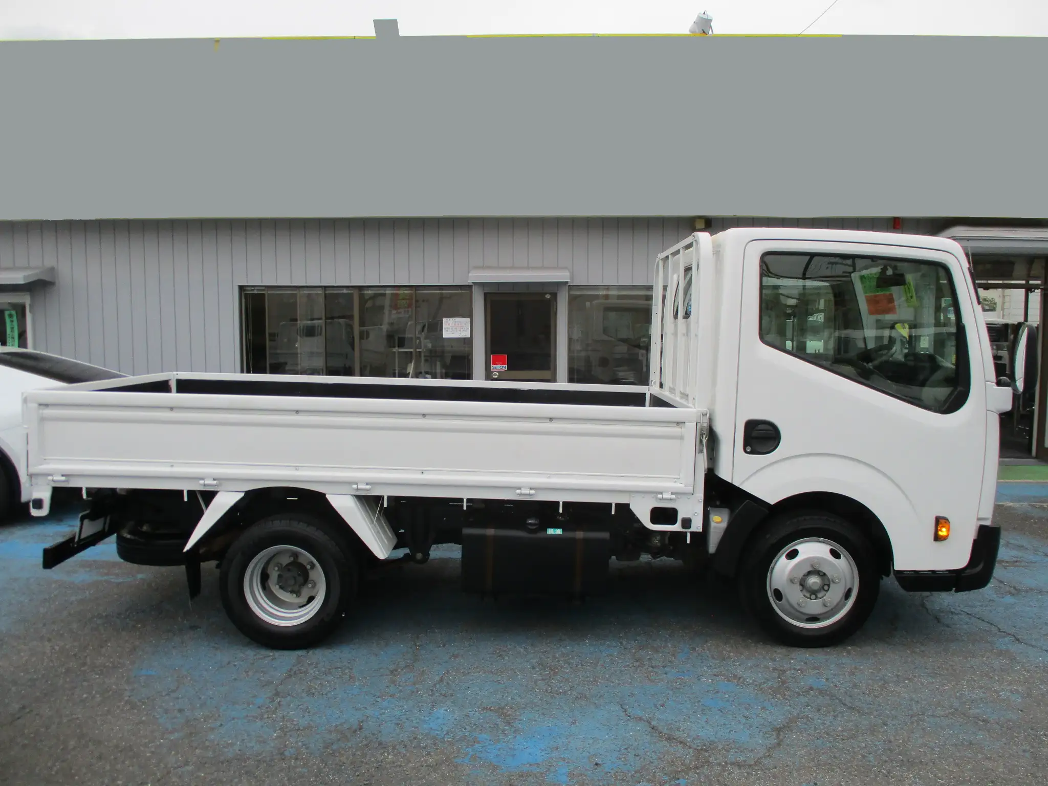 日産 アトラス 小型 平ボディ SKG-TZ2F24 H31/R1の中古トラック画像3