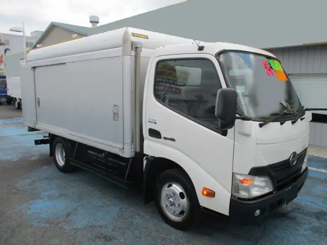 日野 デュトロ 小型 アルミバン ボトルカー サイドドアの中古トラック画像2