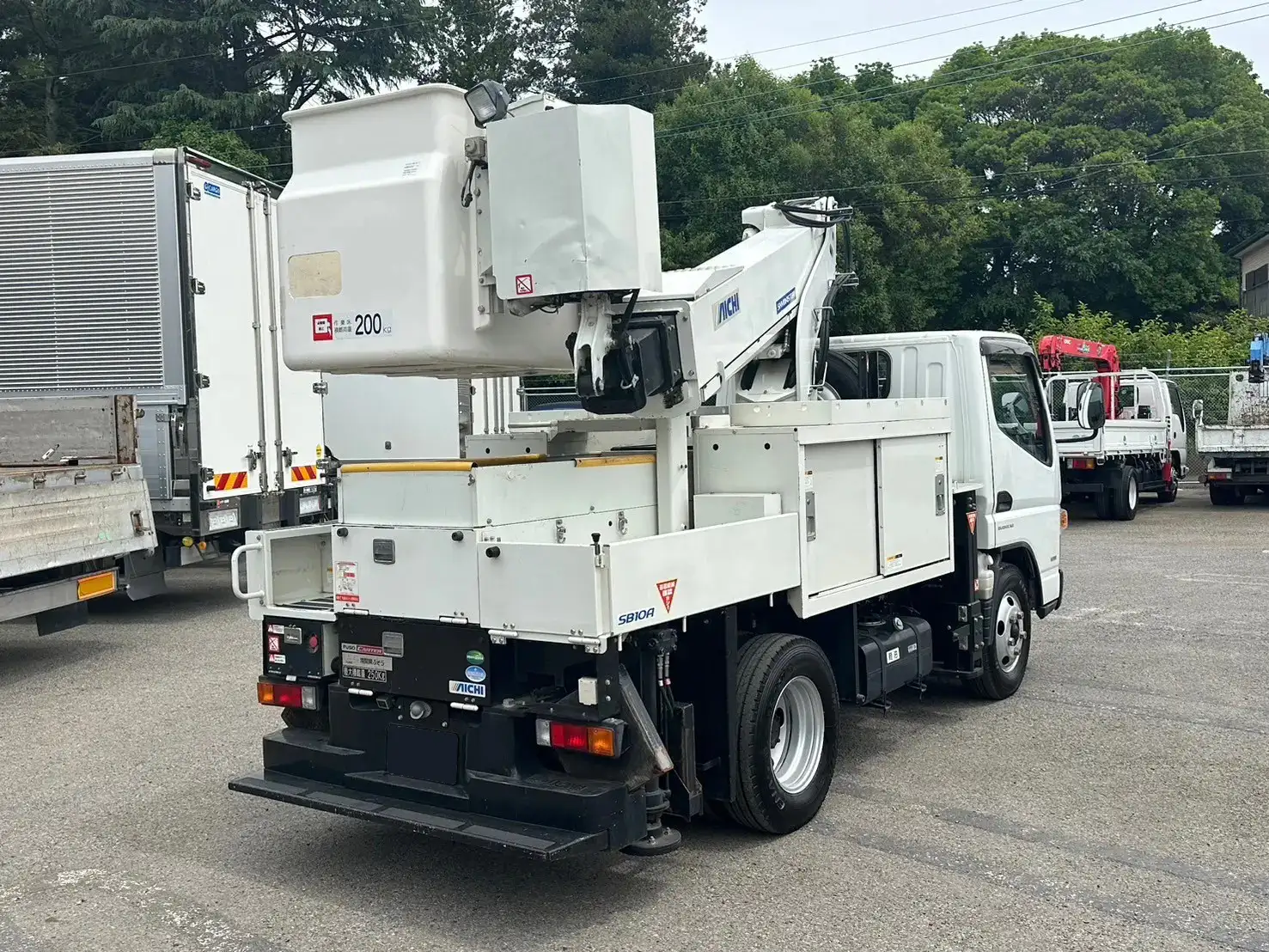 三菱 キャンター 小型 高所・建柱車 高所作業車 電工仕様の中古トラック画像3