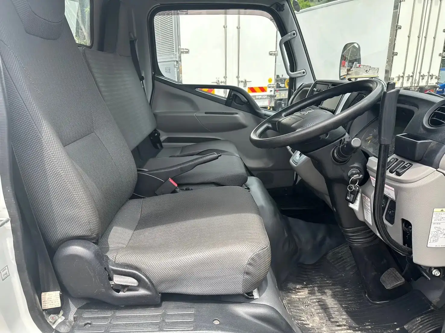 三菱 キャンター 小型 高所・建柱車 高所作業車 電工仕様の中古トラック画像11