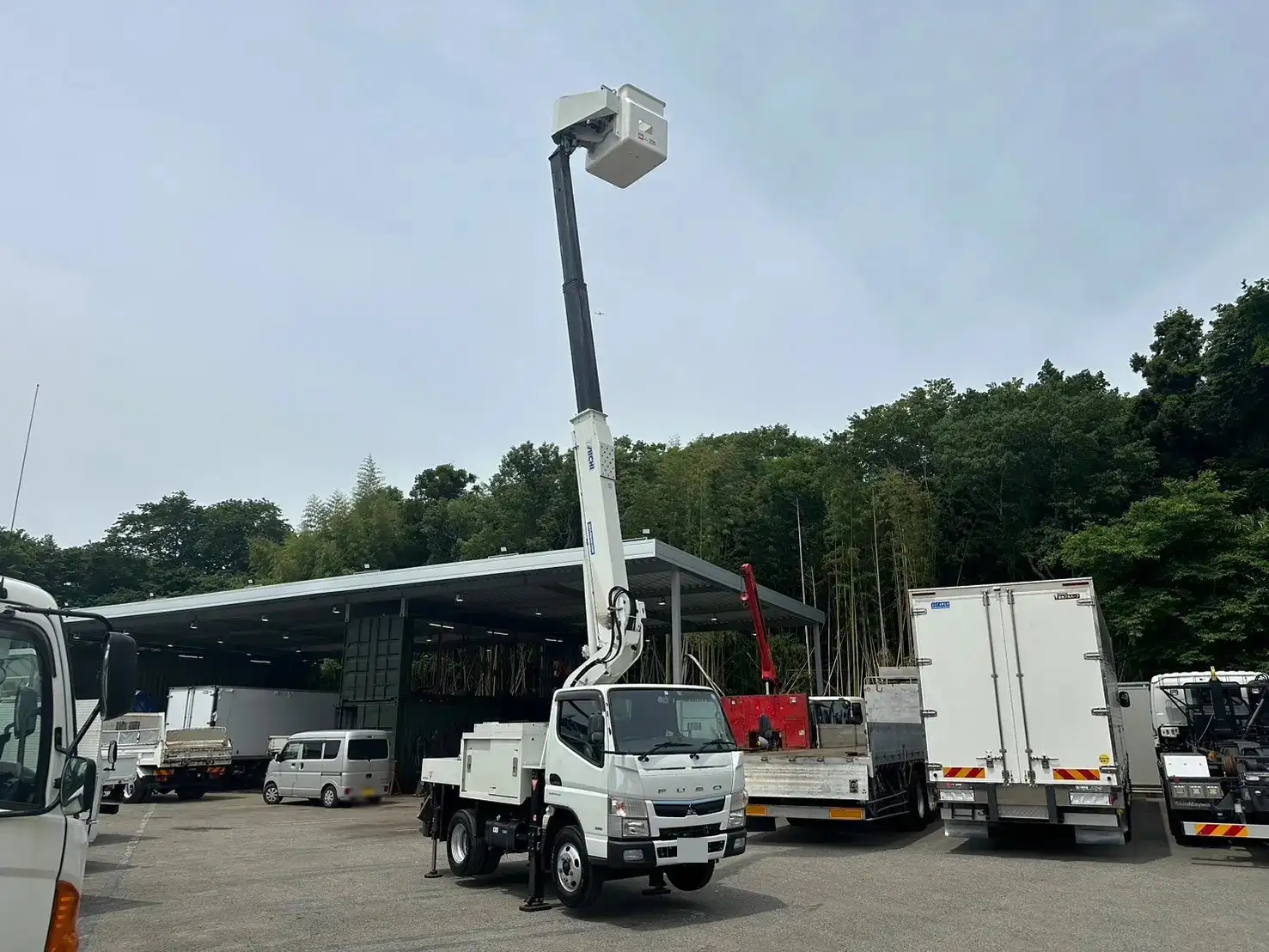 三菱 キャンター 小型 高所・建柱車 高所作業車 電工仕様の中古トラック画像9