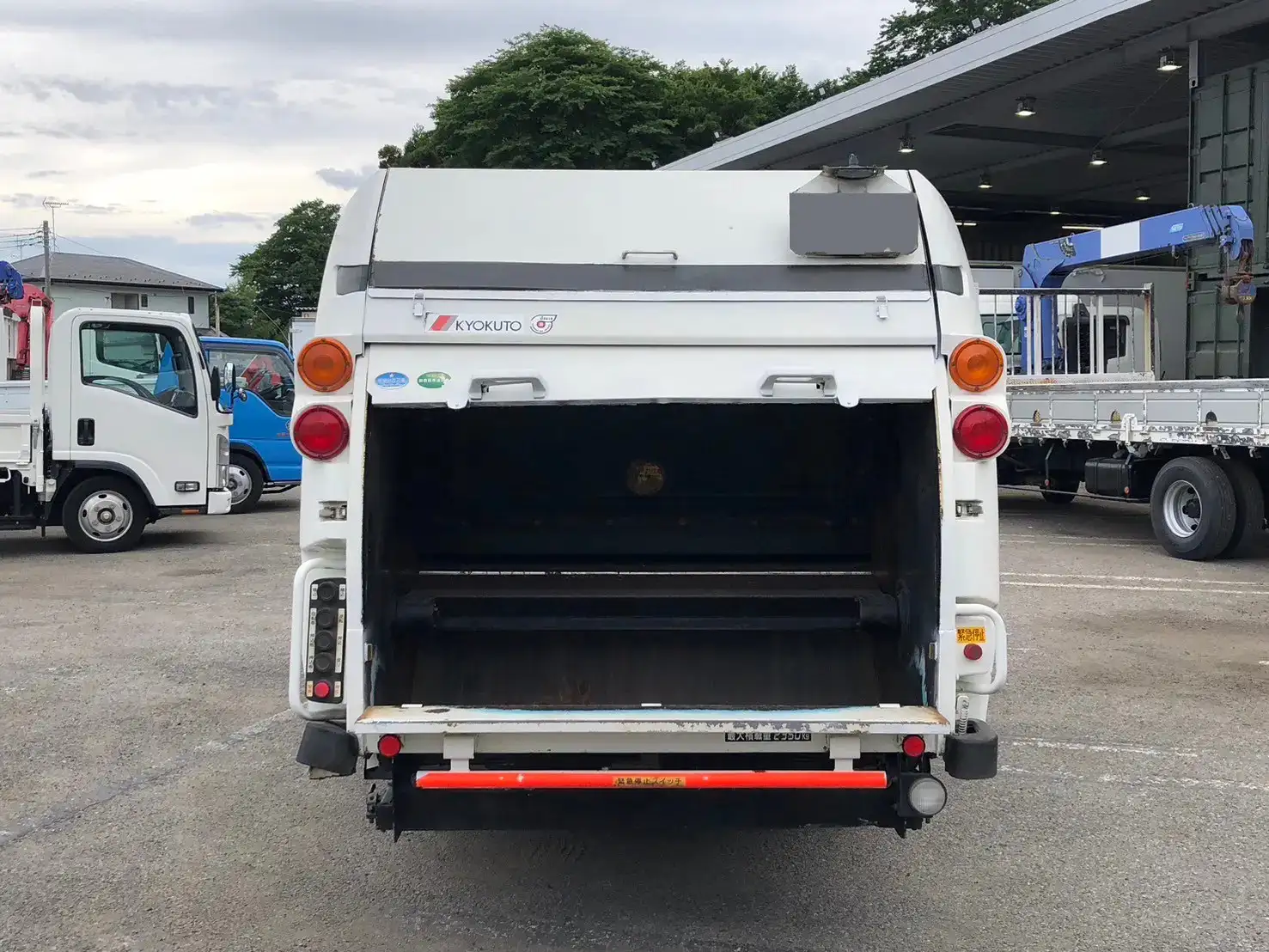 日野 デュトロ 小型 パッカー車 巻き込み式 回転ダンプ式の中古トラック画像6