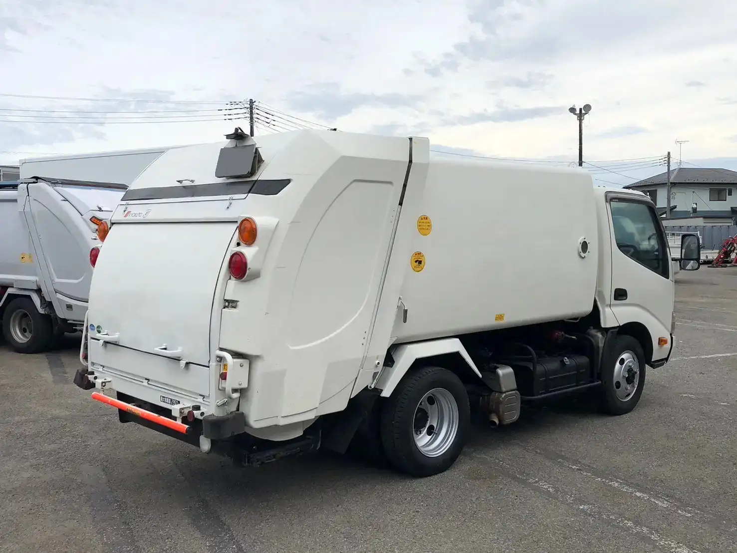 日野 デュトロ 小型 パッカー車 巻き込み式 回転ダンプ式の中古トラック画像3