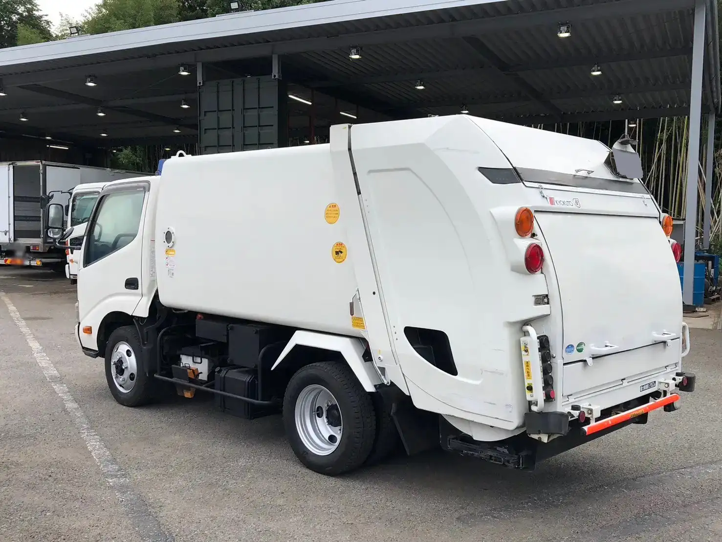 日野 デュトロ 小型 パッカー車 巻き込み式 回転ダンプ式の中古トラック画像4