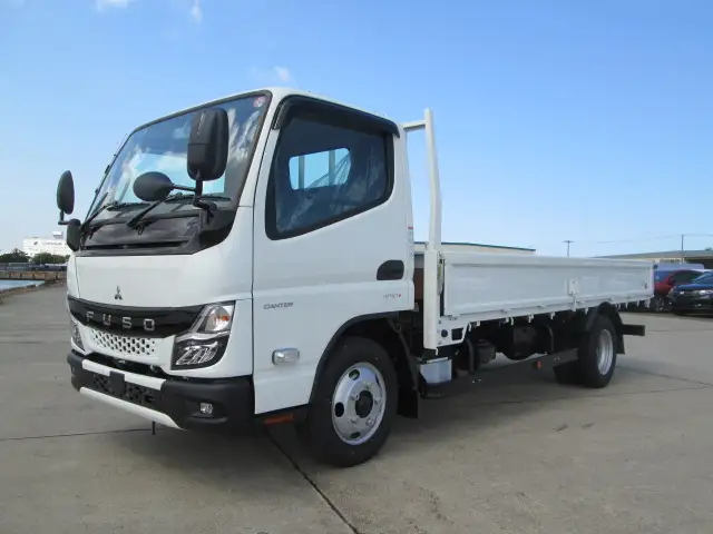 三菱 キャンター 小型 平ボディ 2RG-FEAV0 R5の中古トラック画像1