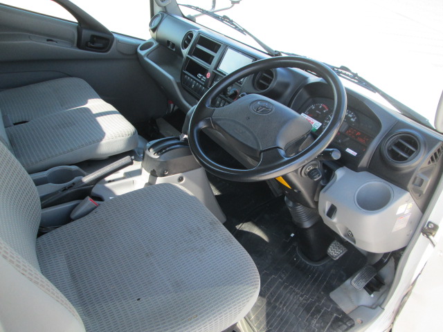 トヨタ ダイナ 小型 平ボディ TPG-XZU722 H30の中古トラック画像9