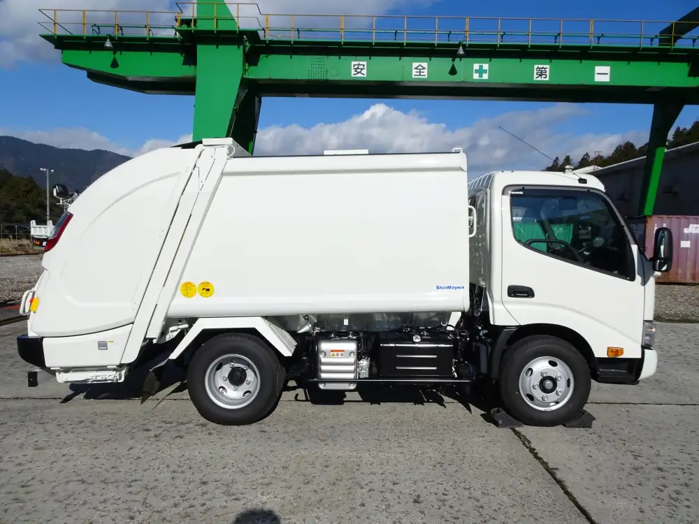 日野 デュトロ 小型 パッカー車 プレス式 2RG-XZU605Xの中古トラック画像2