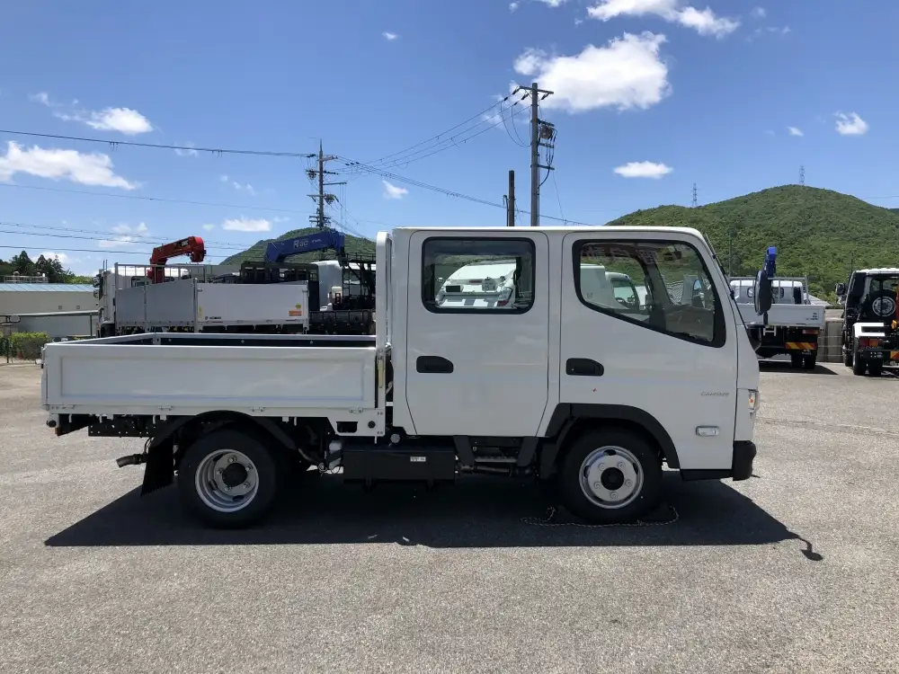 三菱 キャンター 小型 平ボディ Wキャブ 2RG-FBA20の中古トラック画像3