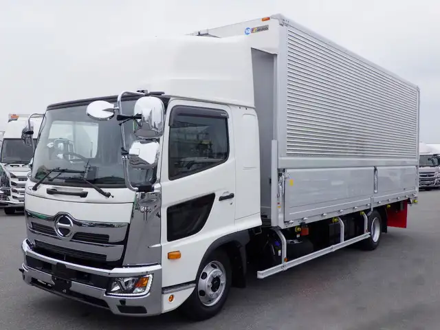 日野 レンジャー 中型/増トン ウイング エアサス ベッドの中古トラック画像1