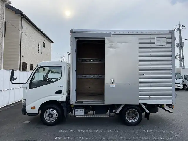 トヨタ トヨエース 小型 アルミバン サイドドア TPG-XZC605の中古トラック画像5