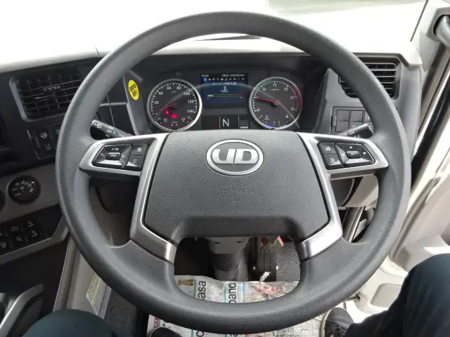 日産UD クオン 大型 クレーン付 アルミブロック エアサスの中古トラック画像12