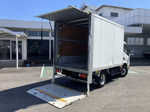 トヨタ トヨエース 小型 アルミバン パワーゲート SKG-XZU605の中古トラック画像4