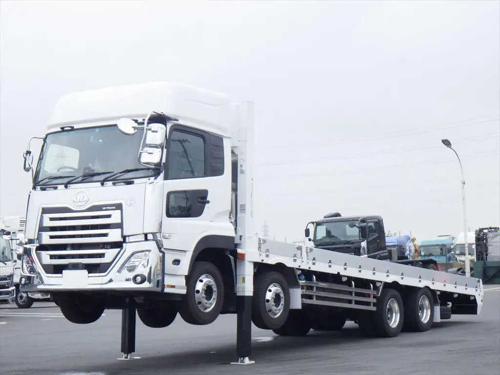日産UD クオン 大型 車両重機運搬 ハイルーフ ラジコンの中古トラック画像1