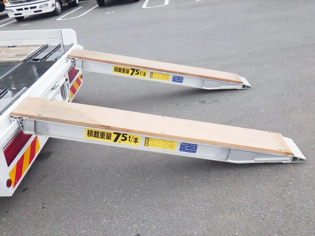 日産UD クオン 大型 車両重機運搬 ハイルーフ ラジコンの中古トラック画像11
