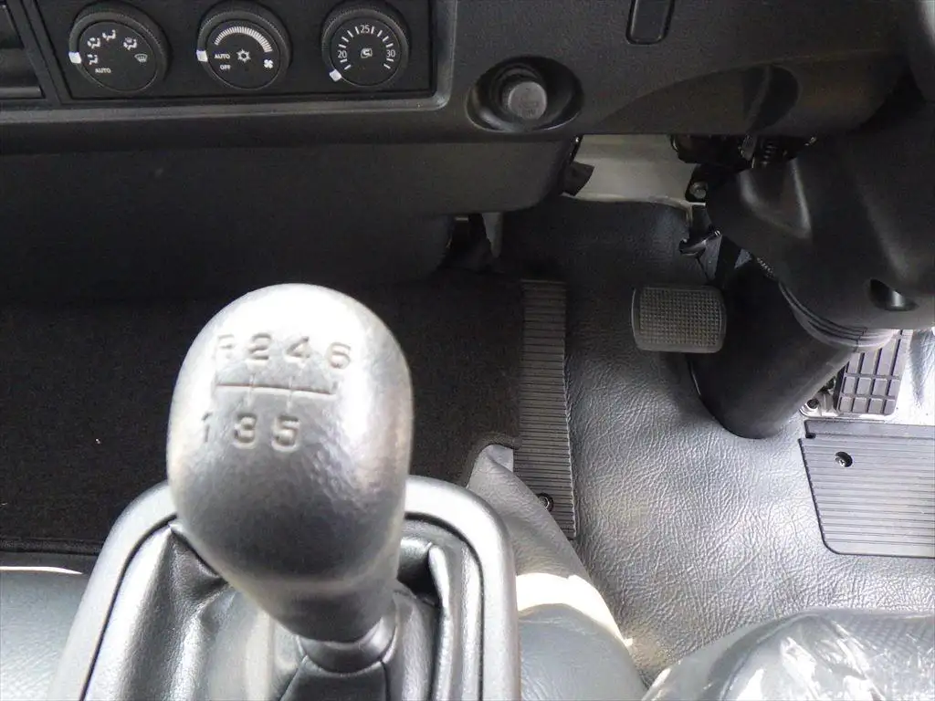 三菱 ファイター 中型/増トン ダンプ ベッド 2KG-FK62FZの中古トラック画像13