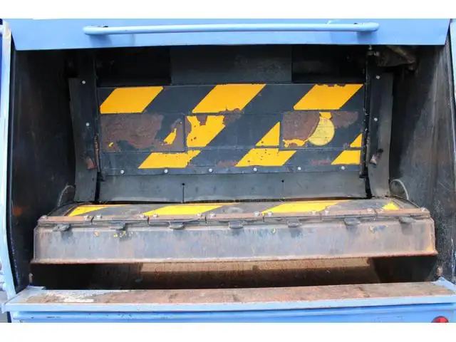 いすゞ エルフ 小型 パッカー車 巻き込み式 回転ダンプ式の中古トラック画像6