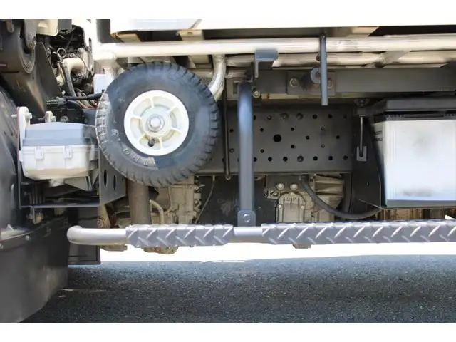 いすゞ エルフ 小型 アルミバン ボトルカー サイドドアの中古トラック画像像17