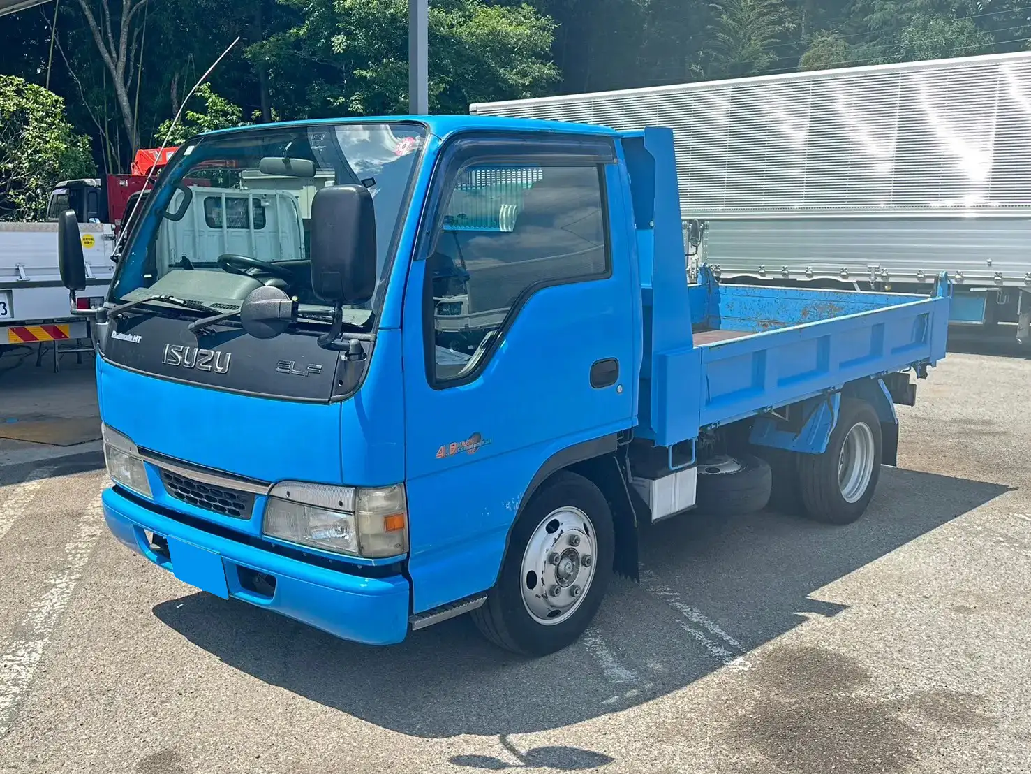 いすゞ エルフ 小型 ダンプ 10尺 KR-NKR81ED の中古トラック いすゞ エルフ 小型 ダンプ 10尺 KR-NKR81ED の中古トラック