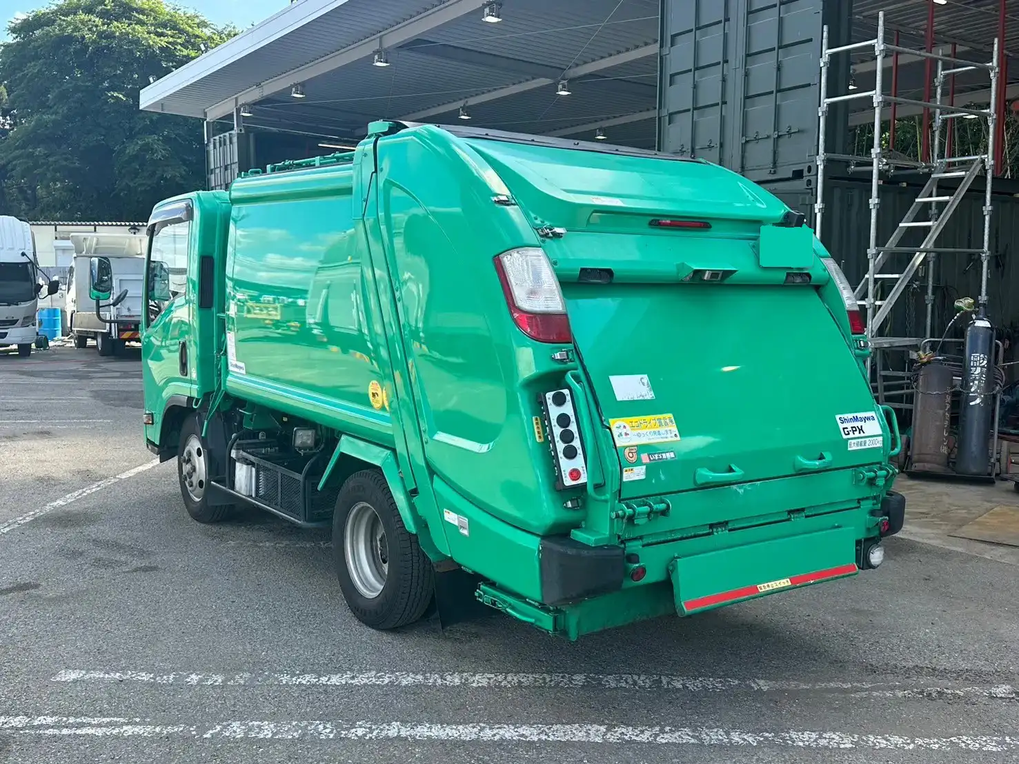 いすゞ エルフ 小型 パッカー車 プレス式 TPG-NMR85ANの中古トラック画像4