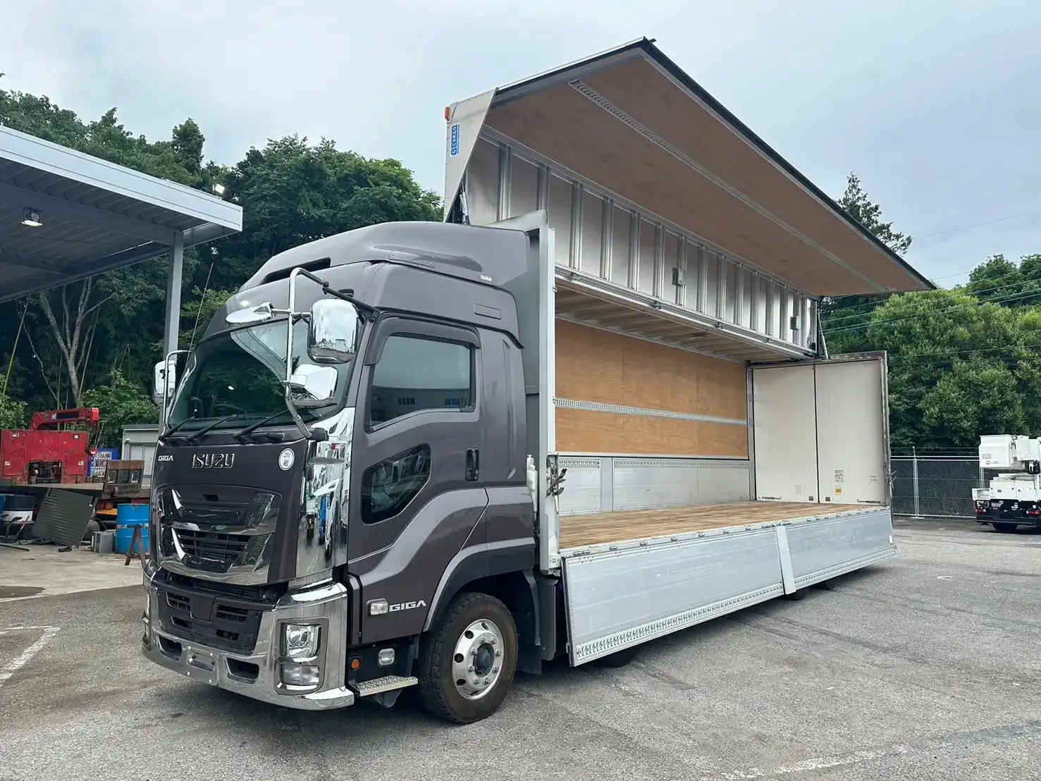 いすゞ ギガ 大型 ウイング ハイルーフ エアサスの中古トラック画像11