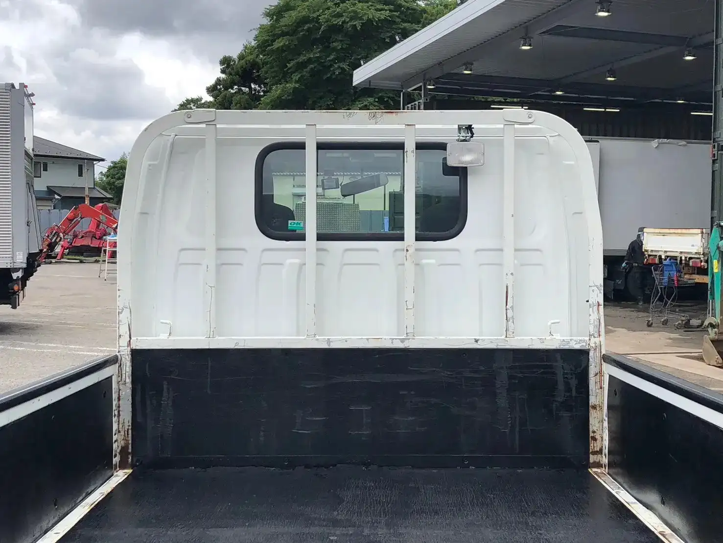 いすゞ エルフ 小型 平ボディ TRG-NJR85A H31/R1の中古トラック画像7