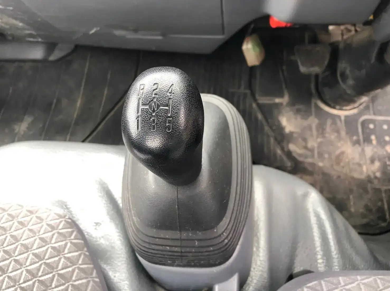 いすゞ エルフ 小型 平ボディ TRG-NJR85A H31/R1の中古トラック画像16