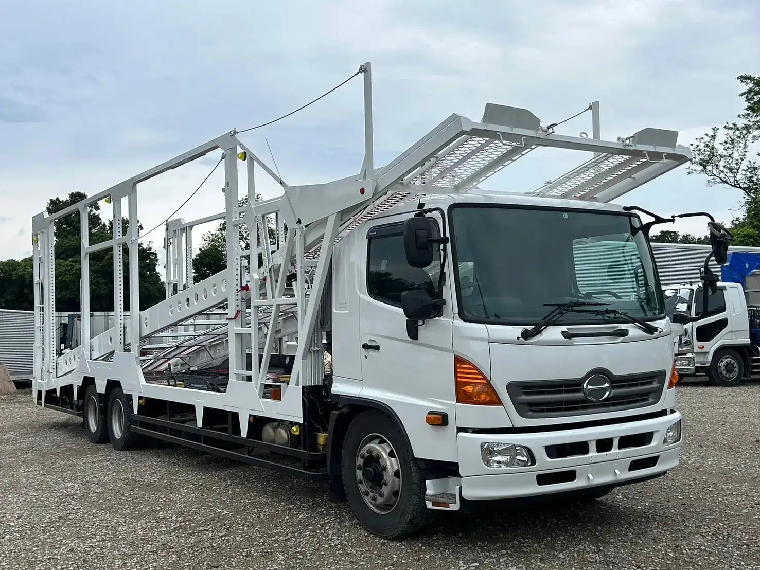 日野 レンジャー 中型/増トン 車両重機運搬 ベッド LDG-GK8JWAAの中古トラック画像2