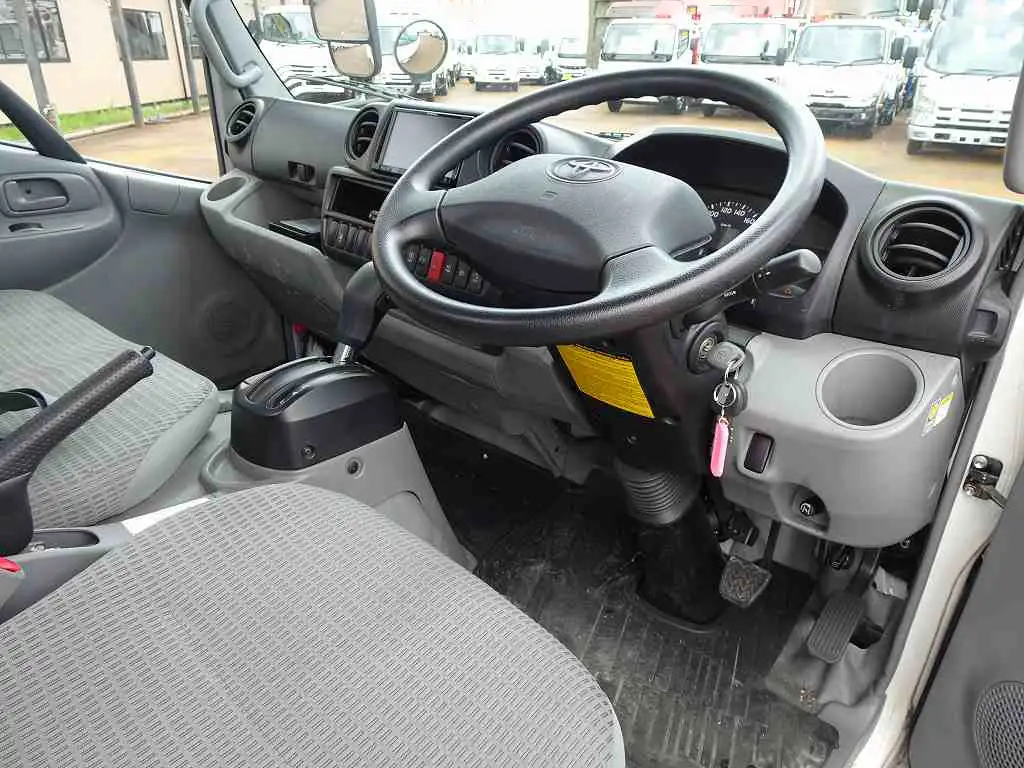 トヨタ ダイナ 小型 平ボディ TPG-XZU645 H30の中古トラック画像8