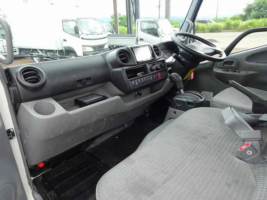 トヨタ ダイナ 小型 平ボディ TPG-XZU645 H30の中古トラック画像9