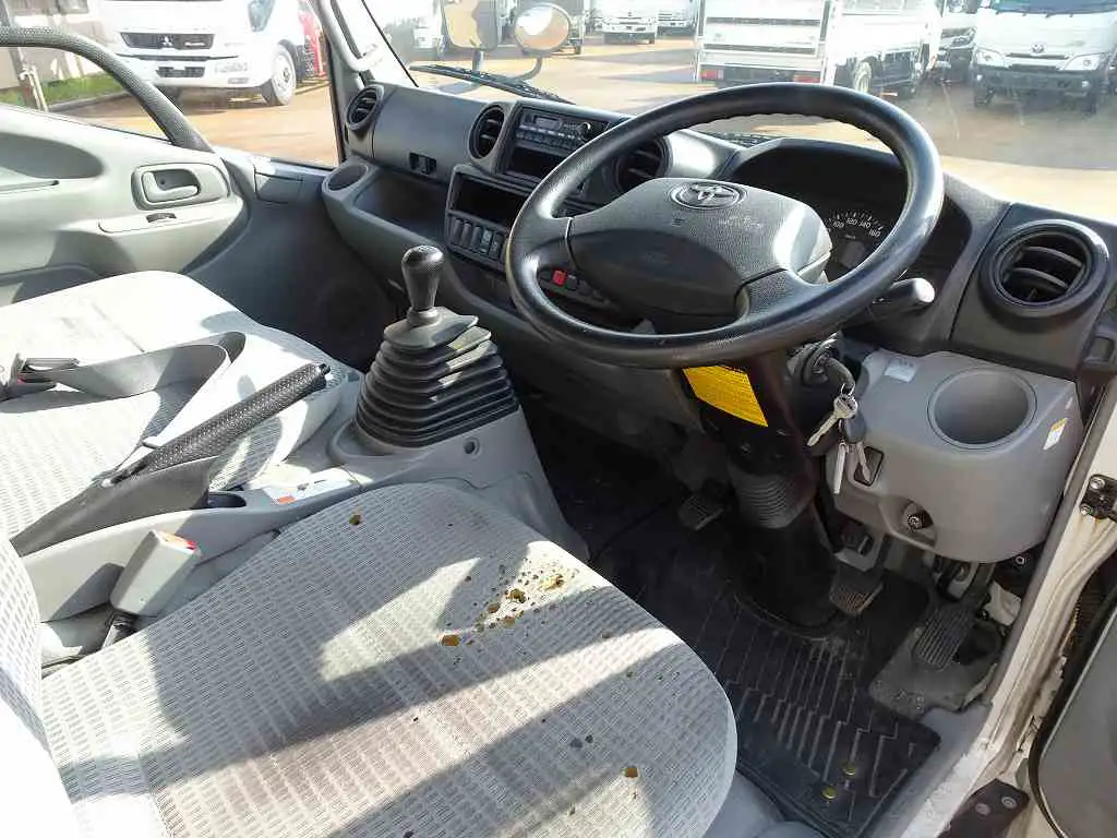 トヨタ ダイナ 小型 アルミバン TKG-XZU695 H27の中古トラック画像9