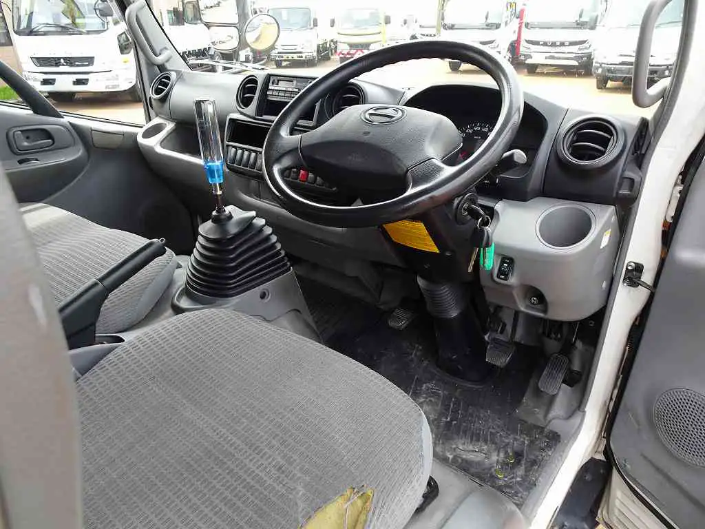 日野 デュトロ 小型 平ボディ パワーゲート TKG-XZU640Mの中古トラック画像11