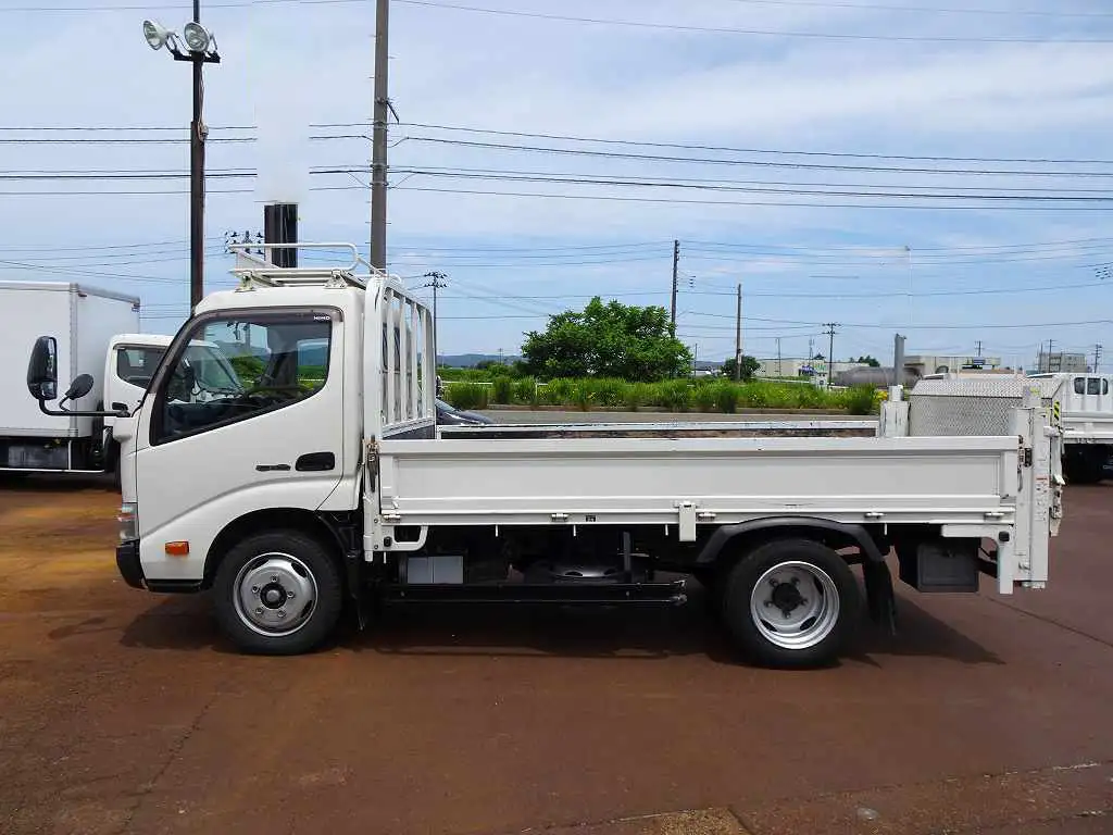日野 デュトロ 小型 平ボディ パワーゲート TKG-XZU640Mの中古トラック画像3