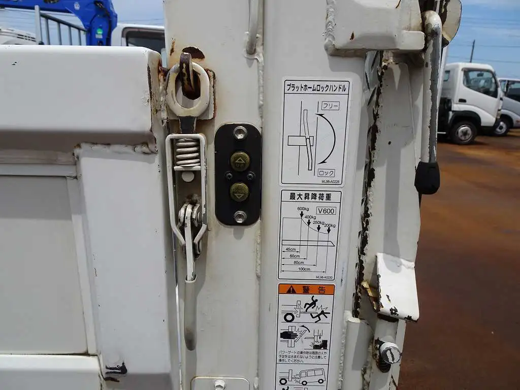 日野 デュトロ 小型 平ボディ パワーゲート TKG-XZU640Mの中古トラック画像8
