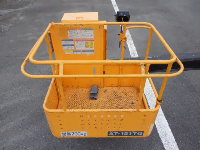 いすゞ エルフ 小型 高所・建柱車 高所作業車 BDG-NKR85Nの中古トラック画像6