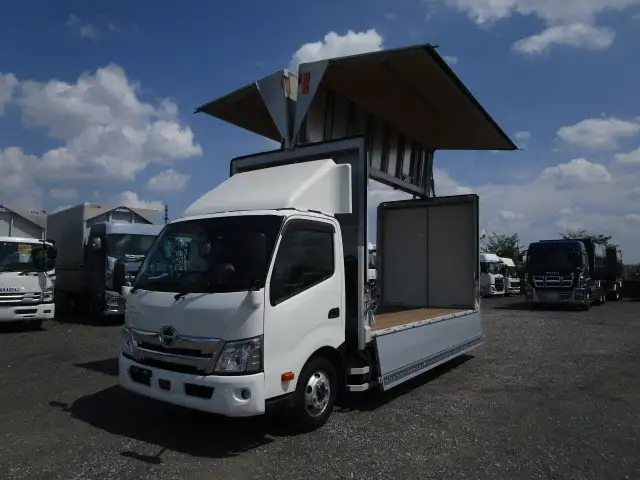 日野 デュトロ 小型 ウイング 2RG-XZU712M R4の中古トラック画像1