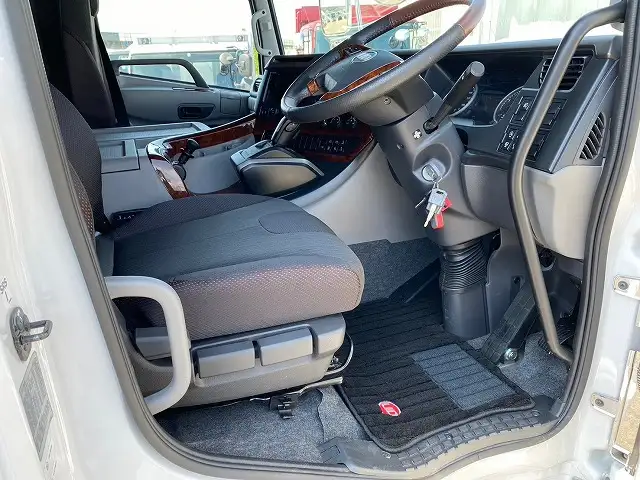 日産UD クオン 大型 トラクター ハイルーフ 1デフの中古トラック画像11