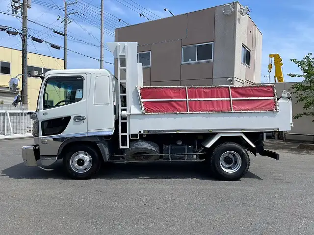 エポック社製 日野レンジャー ダンプトラック