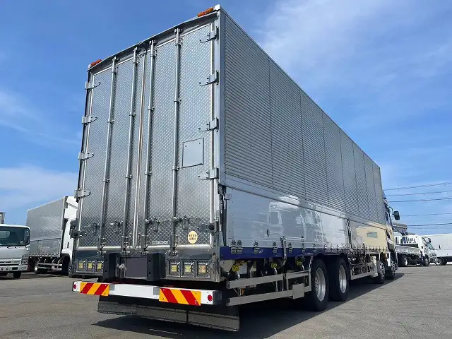 新古車！】UNIVEGA TRRENO300 3×8s サイズ55