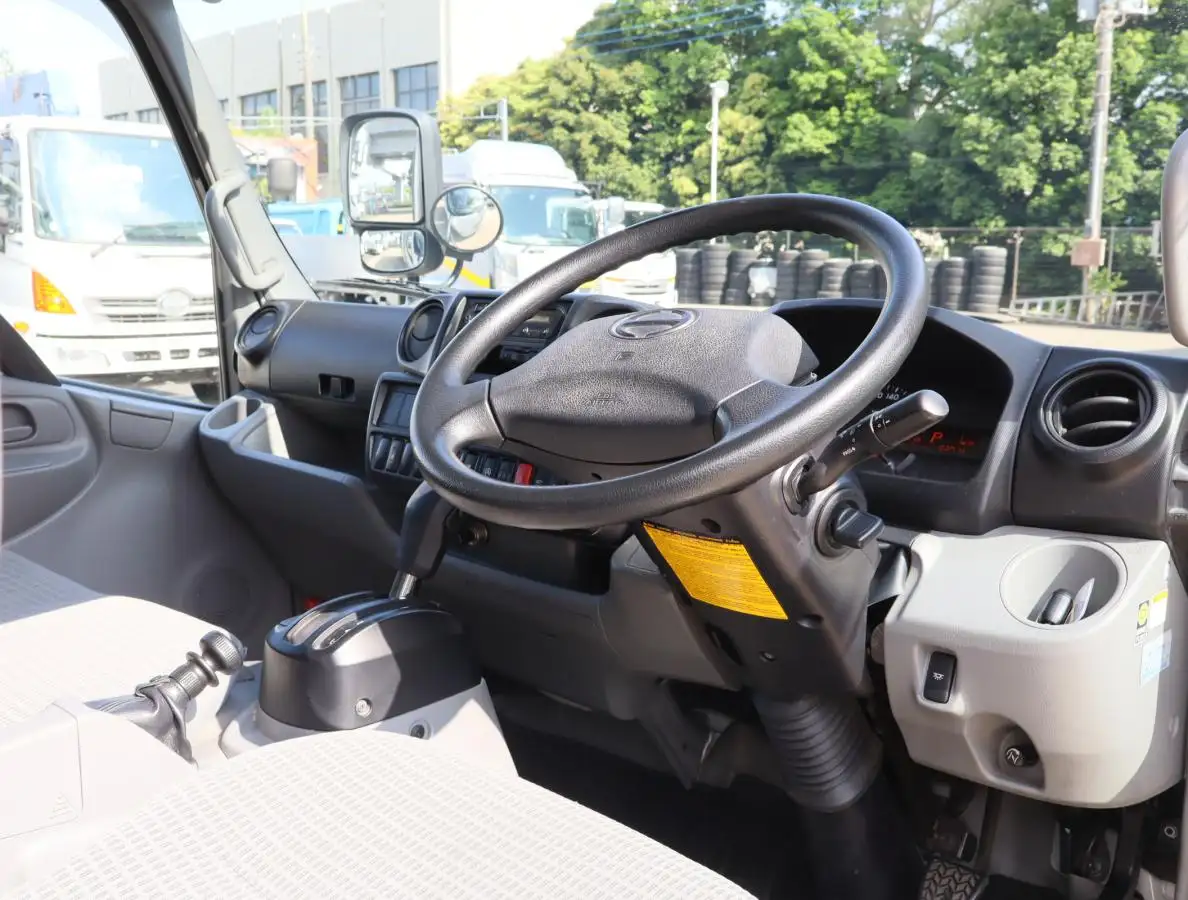 日野 デュトロ 小型 アルミバン サイドドア TPG-XZU645Mの中古トラック画像12
