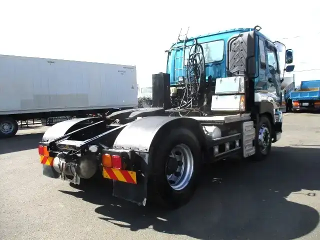 いすゞ ギガ 大型 トラクター 1デフ ベッドの中古トラック画像4