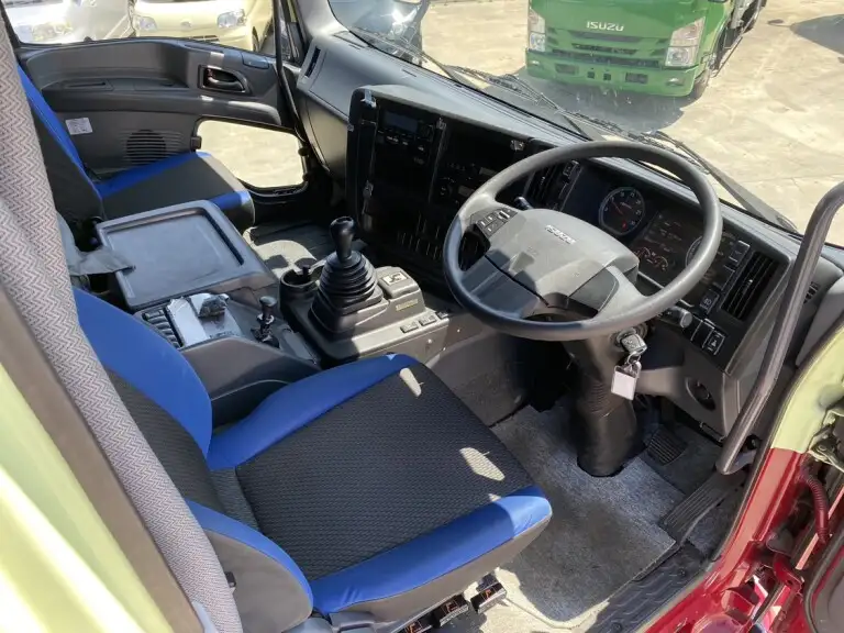 いすゞ ギガ 大型 トラクター 2DG-EXY52CK の中古トラック【車両