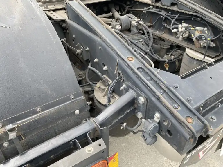 いすゞ ギガ 大型 トラクター ハイルーフ 1デフの中古トラック画像14