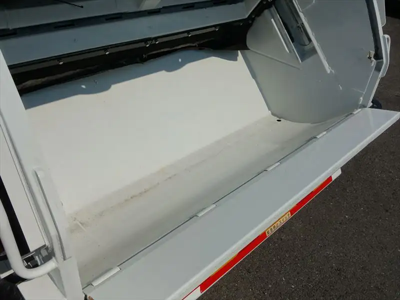 いすゞ エルフ 小型 パッカー車 プレス式 2PG-NPR88YNの中古トラック画像4
