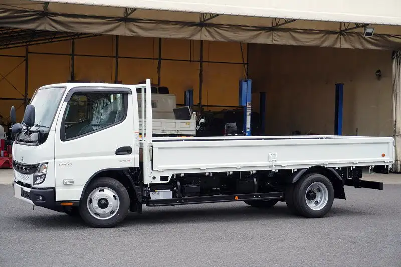三菱 キャンター 小型 平ボディ 2RG-FEAV0 R5の中古トラック画像1