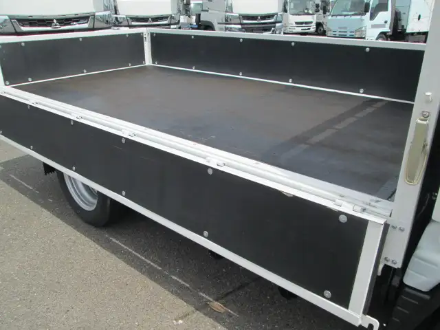 三菱 キャンター 小型 平ボディ 2RG-FBAV0 R5の中古トラック画像8
